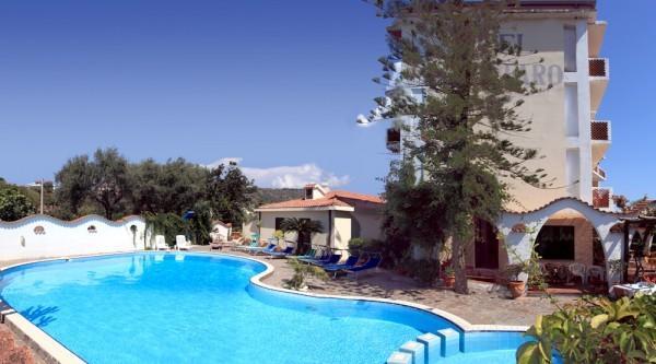 Hotel Punta Faro كابو فاتيكانو المظهر الخارجي الصورة